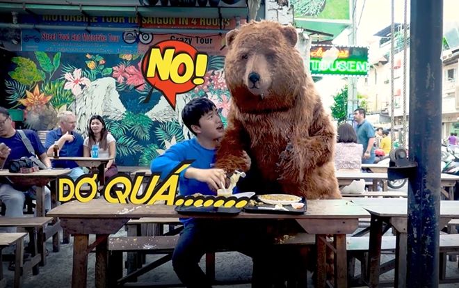 'Gấu Cà khịa' lên ngôi, ăn bất bấp làm chao đảo cộng đồng food blogger