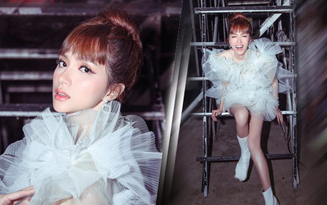 Hương Giang quá 'đỉnh': Pose dáng khó với chân bó bột, hóa 'thiên nga trắng' đẹp kiêu sa