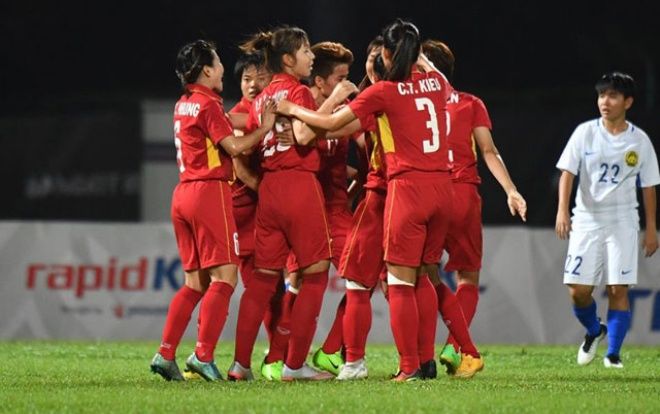 CĐV Thái Lan: 'Cả nữ lẫn nam đều thua Việt Nam, sao khổ thế này?'