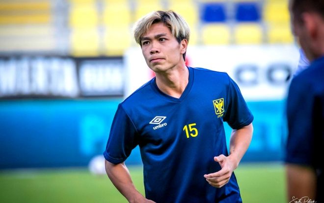 Hot: Công Phượng lập siêu phẩm trong buổi tập của CLB Sint Truidense