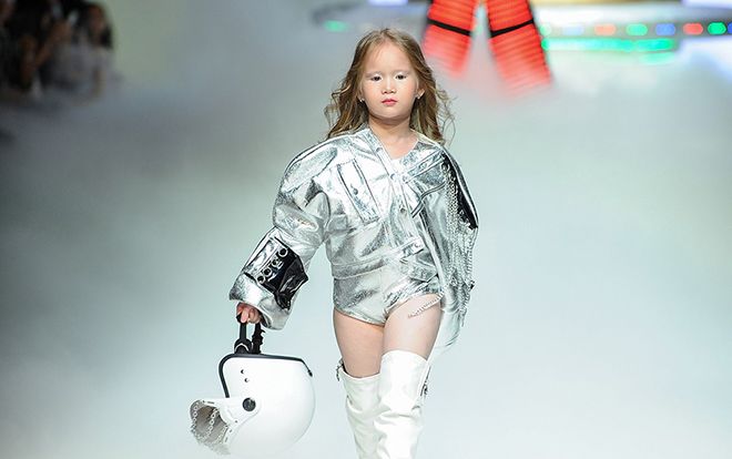 Mãn nhãn với thời trang trẻ em lấy ý tưởng từ tương lai huyền ảo