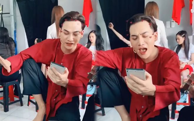 Clip: Ali Hoàng Dương ngẫu hứng cover Sáng mắt chưa (Trúc Nhân) phiên bản… Lão Hạc