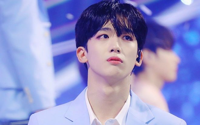 Bị thương nhập viện trong sân khấu debut đầu tiên của X1, hành động này của Kim Yohan khiến fan vừa xót xa, vừa cảm phục