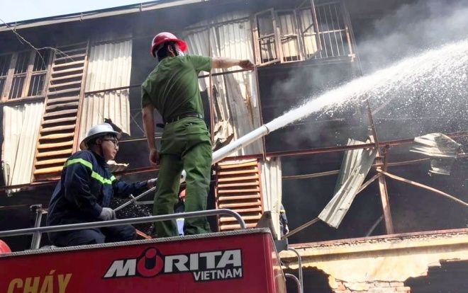 Công an Hà Nội vào cuộc điều tra nguyên nhân vụ cháy khủng khiếp tại Công ty phích nước Rạng Đông
