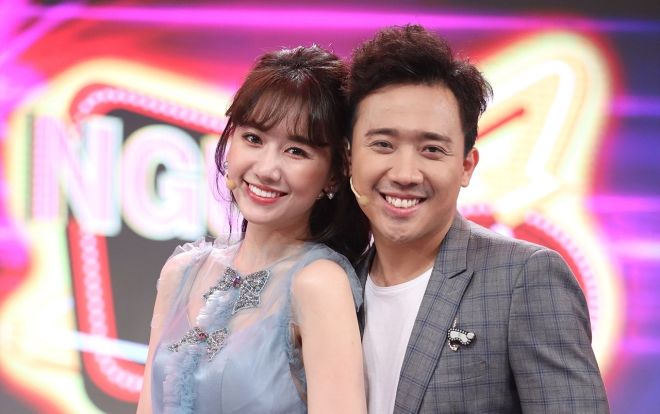 Hớn hở đeo túi hiệu Trấn Thành tặng, Hari Won nhận lời phán từ chồng: 'Trông như bán vé số'