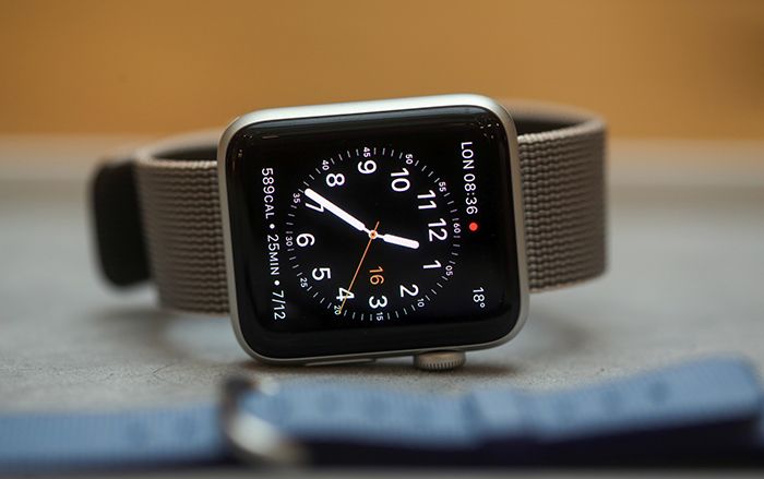 Apple cảnh báo màn hình Apple Watch có thể bị nứt, vỡ, hứa thay thế miễn phí