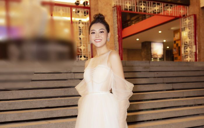 Lộ diện sau khi công bố là đại diện Việt tại Miss International 2019, Tường San chiếm trọn spotlight trên thảm đỏ