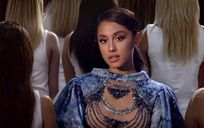 Ariana Grande đáp trả 'cực gắt' khi bị anti-fan khẳng định đã sử dụng autotune tại Sweetener Tour