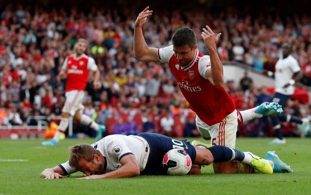 Harry Kane bất ngờ được gắn biệt danh thợ lặn sau đại trận derby London