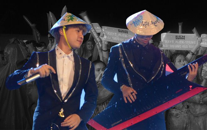 Clip: Hàng ngàn fan dầm mưa lớn cổ vũ cho Jack và K-ICM, chạy theo không rời nửa bước khi thần tượng ra về