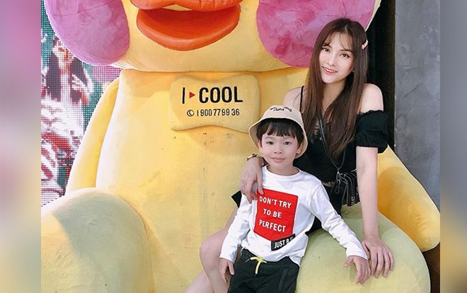 Kể từ sau ồn ào, Thu Thủy lần đầu tiên đăng tải hình ảnh con trai trên trang cá nhân