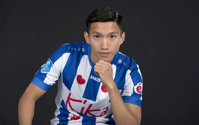 Vừa 'chào sân' SC Heerenveen, Đoàn Văn Hậu đã gây bão YouTube, Instagram CLB bóng đá Hà Lan