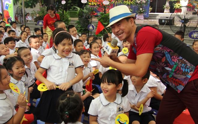 Nghệ sĩ Xuân Bắc xúc động chia sẻ việc không được cùng con dự lễ khai giảng trong nhiều năm