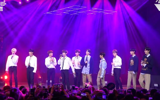 Kết sân khấu 'M Countdown', chỉ có 3 thành viên X1 hát chính: Chuyện gì đang xảy ra?