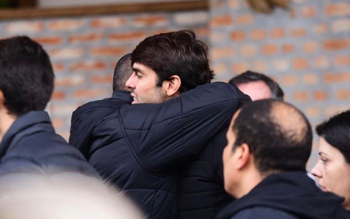 Kaka đau buồn trong đám tang đẫm nước mắt của con trai Cafu