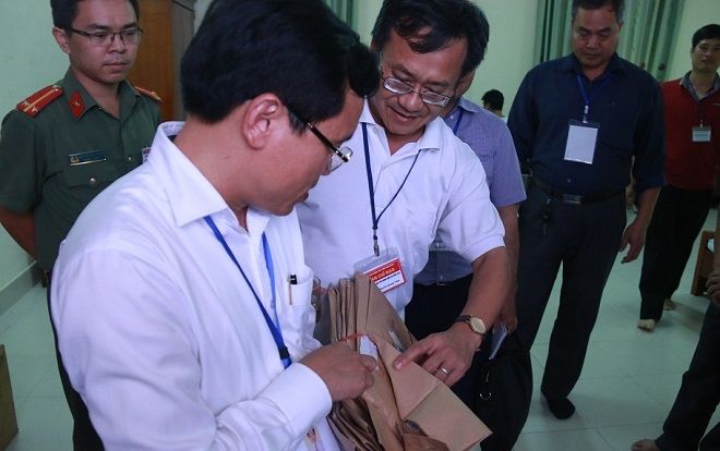 Vụ gian lận thi cử ở Hòa Bình: Yêu cầu kỷ luật 15 đảng viên có con được nâng điểm