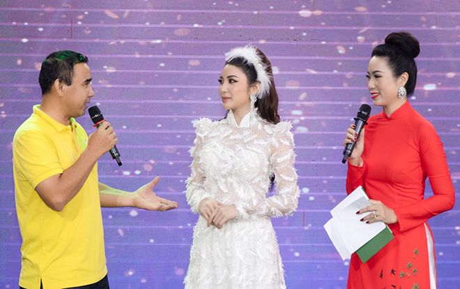 Áo dài đính kết từ hàng nghìn cánh lông vũ lấy cảm hứng từ nàng Mỵ Châu