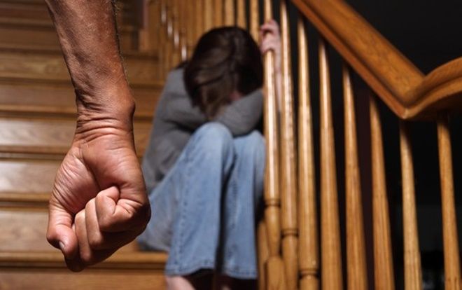 Thiếu nữ tố cáo bị bố và vài người đàn ông khác quấy rối, sự thật khiến mọi người vô cùng bất ngờ