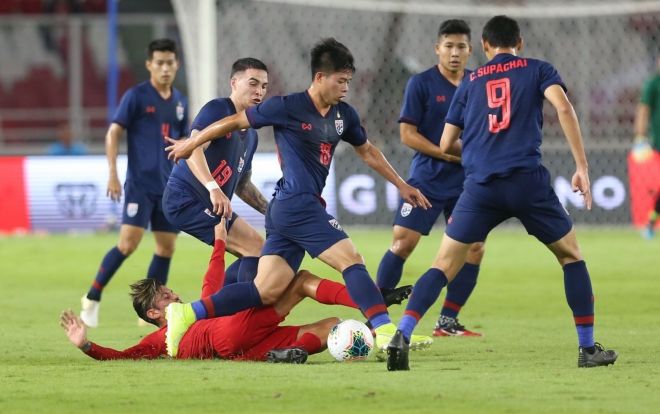 Thái Lan đè bẹp Indonesia, đẩy Việt Nam xuống áp chót bảng