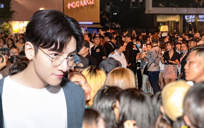 Ji Chang Wook hủy show tại Việt Nam, có phải lỗi tại fan?