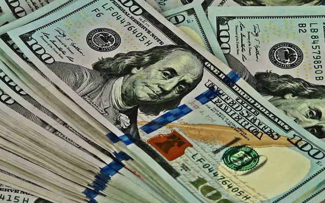 Bỗng dưng có gần 3 tỷ 'từ trên trời rơi xuống' tài khoản, cặp đôi tiêu xài trác táng và cái kết