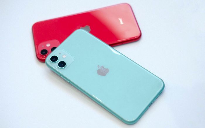 Cận cảnh bộ ba iPhone mới: Tất cả đều đẹp trừ cụm camera 'siêu to khổng lồ'