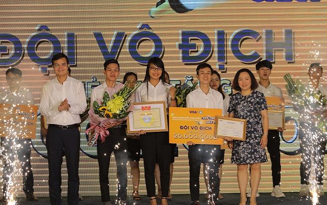 Vượt qua 4000 thí sinh, nhóm sinh viên miền Tây giành ngôi vô địch tại chương trình Kỹ năng Quản lý Tài chính 2019