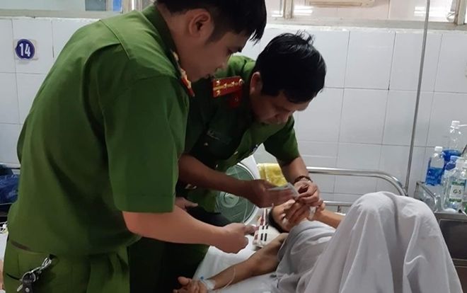 Công an Đà Nẵng đến tận giường làm căn cước cho bệnh nhân