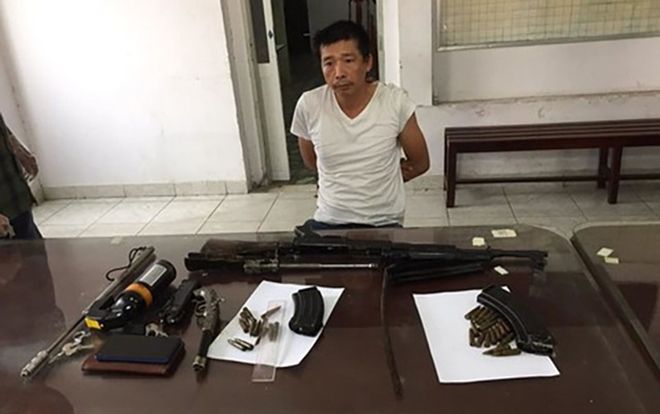 Đối tượng bị bắt giữ khi đang trên đường đi bán khẩu súng K56 và 29 viên đạn ở Sài Gòn