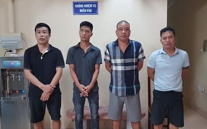 Bắt ổ nhóm cho vay nặng lãi 365%/năm, thu giữ 2 bao tải vũ khí và 4 khẩu súng