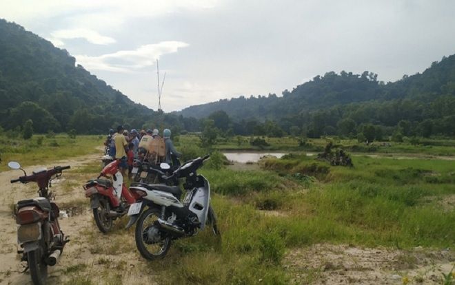 Rủ nhau lén đi tắm hồ, 3 học sinh tiểu học chết đuối thương tâm