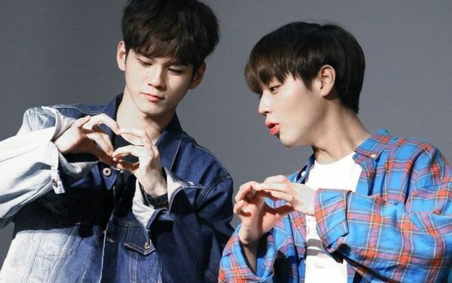 Park Ji Hoon tiết lộ anh và Ong Seong Wu thường xuyên nhắn tin cổ vũ nhau khi đóng phim