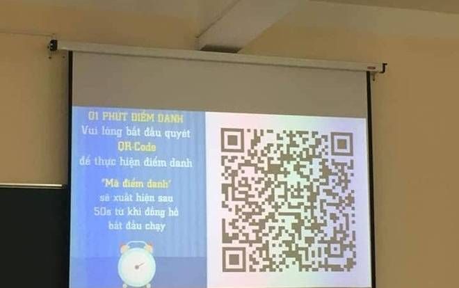 Siên viên Đại học Luật Hà Nội điểm danh bằng mã QR, tổng thời gian thực hiện chỉ vỏn vẹn 60 giây