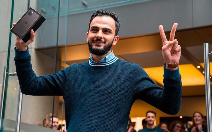 Đây là người đầu tiên trên thế giới mua được iPhone 11