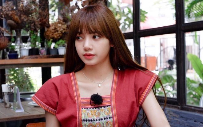 Lisa của BLACKPINK vừa làm hành động khiến Blink fan phải 'nở mặt'