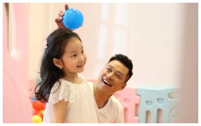 Tuấn Hưng khoe ảnh chơi với con gái quá đỗi ngọt ngào