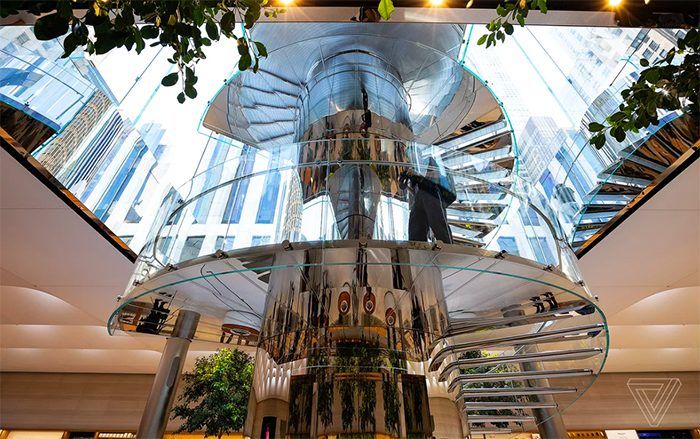 Bên trong Apple Store 'khối hộp' huyền thoại sau hai năm đóng cửa sửa chữa: Đẹp như một kiệt tác!