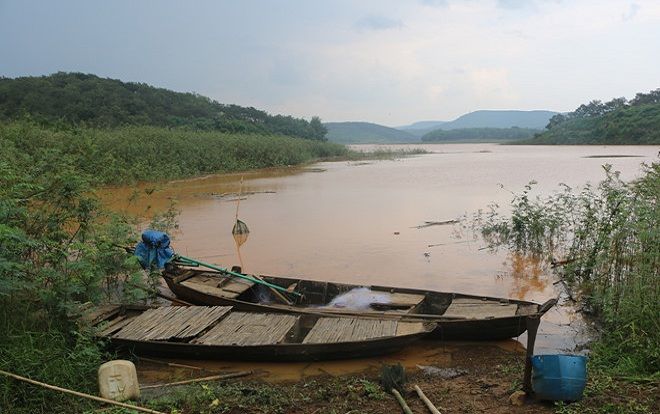 Lật thuyền, 3 nam sinh lớp 9 đuối nước thương tâm