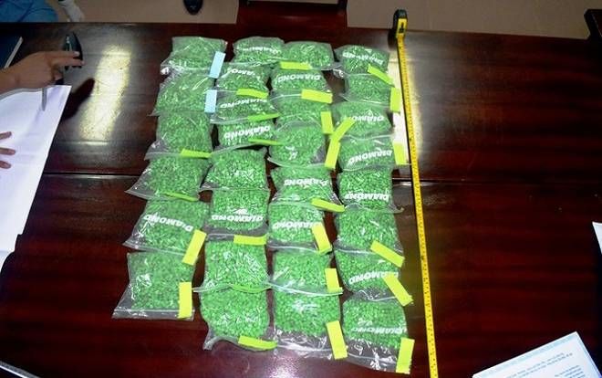 Bắt quả tang đôi nam nữ mang theo va li chứa 30.000 viên ma túy tổng hợp trên tàu hỏa