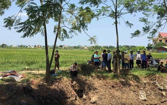 Phát hiện thi thể nam thanh niên cùng chiếc xe máy dưới mương nước ở Hải Dương