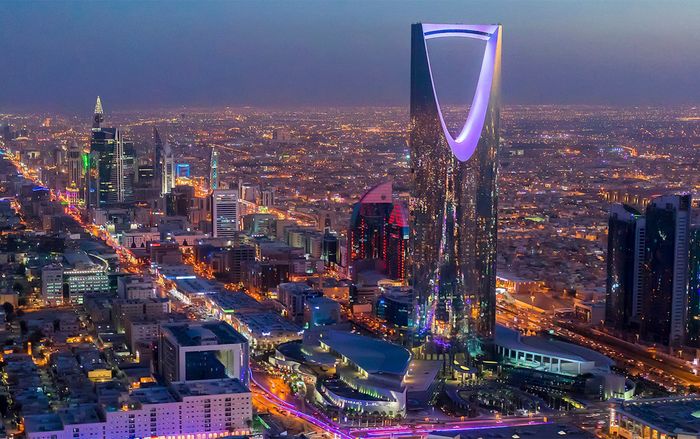 Choáng ngợp với thành phố 500 tỷ đô của Arab Saudi: Ban đêm dùng cả mặt trăng nhân tạo!