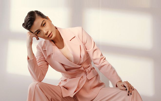 Siêu mẫu Vũ Cẩm Nhung tư vấn cách mix suit và blazer đẹp hoàn hảo cho mùa thu đông