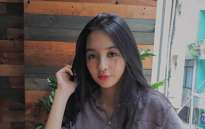 Không những 'gây sốt' với thần thái xinh đẹp, nữ sinh ĐH KHXH&NV TP.HCM còn khiến bao người ấn tượng bởi thành tích học tập đáng nể