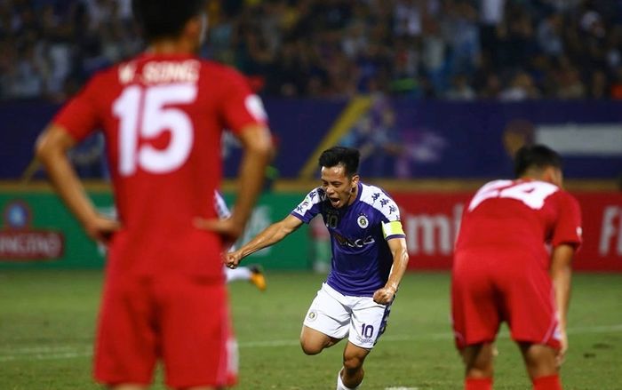 Văn Quyết ghi bàn, Hà Nội hoà April 25 vì Bùi Tiến Dũng mắc sai lầm