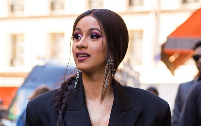 Cardi B khiến fan xôn xao khi tiết lộ mình từng bị quấy rối trong một buổi chụp ảnh