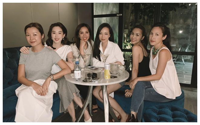 Tăng Thanh Hà - Đặng Thu Thảo so kè nhan sắc kẻ 8 lạng người nửa cân trong một khung hình