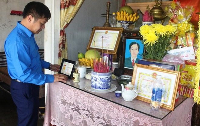 Quảng Trị: Truy tặng huy hiệu 'Tuổi trẻ dũng cảm' cho người dân tử nạn khi cứu du khách đi lạc