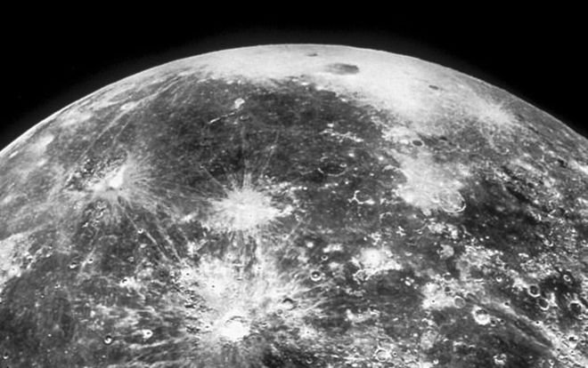 Mặt Trăng là nơi ẩn giấu sự sống ngoài hành tinh?