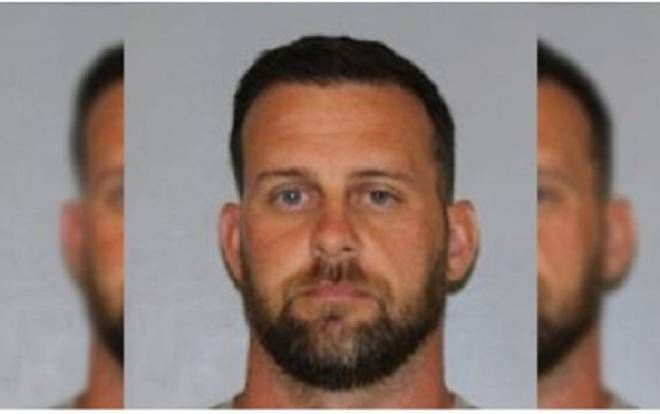 Nam giáo viên bị bắt vì cáo buộc gửi hình ảnh bộ phận 'nhạy cảm' cho nữ sinh trung học