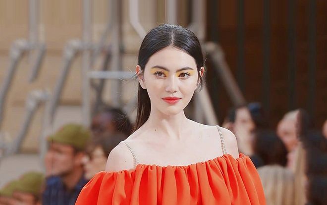 Không phải Black Pink, 'nàng thơ' của Sơn Tùng mới là ngôi sao Châu Á được quan tâm nhất tại Paris Fashion Week